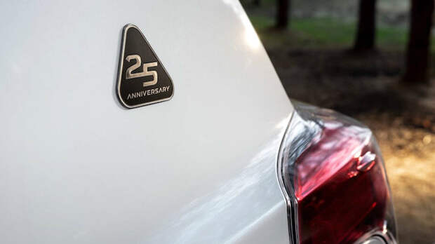 В РФ стартуют продажи юбилейной версии Toyota RAV4