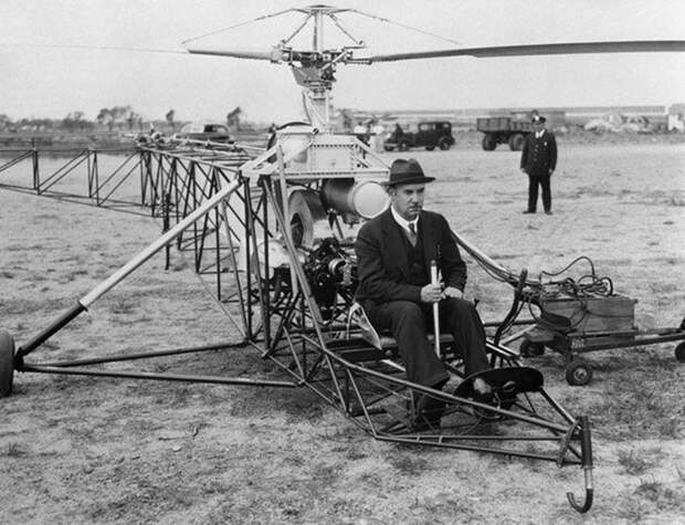 1939 год. Игорь Сикорский управляет своим аппаратом Весь Мир, история, фотографии