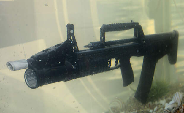 Автомат-амфибия, который умеет стрелять под водой