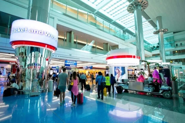 Международный аэропорт Дубая возобновил работу в ограниченном режиме