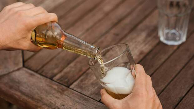 Врач-гастроэнтеролог рассказал о пользе безалкогольного пива