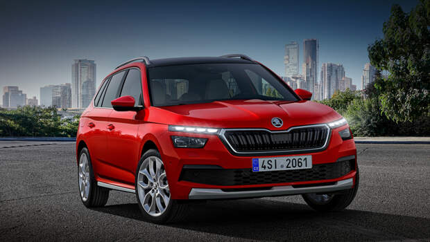 Skoda kamiq. Kamiq немного короче и ниже родственного хэтчбека Skoda Scala. Длина — 4241 мм (-121), ширина — 1793, высота — 1531 (+60), колёсная база — 2651 мм (+2). Купированный задний свес отразился на объёме багажника: 400/1395 против 467/1410 л. Диаметр колёс — от 16 до 18 дюймов.