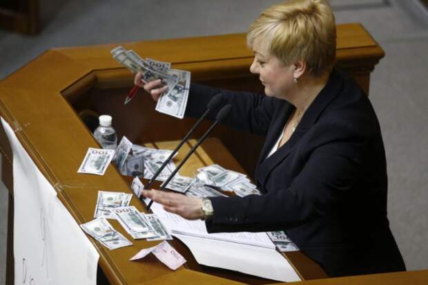 Что ожидает главу Нацбанка Украины: ставка или отставка?