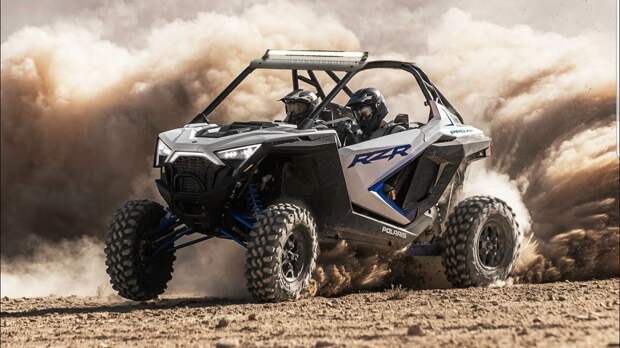 Спортивный мотовездеход Polaris на тракторных колесах