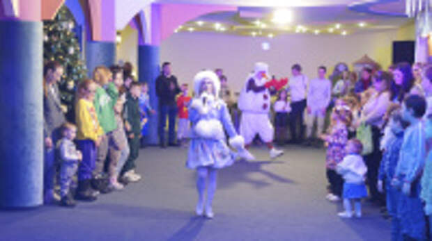 Артисты ивановских театров провели областной новогодний праздник  для детей из семей участников СВО