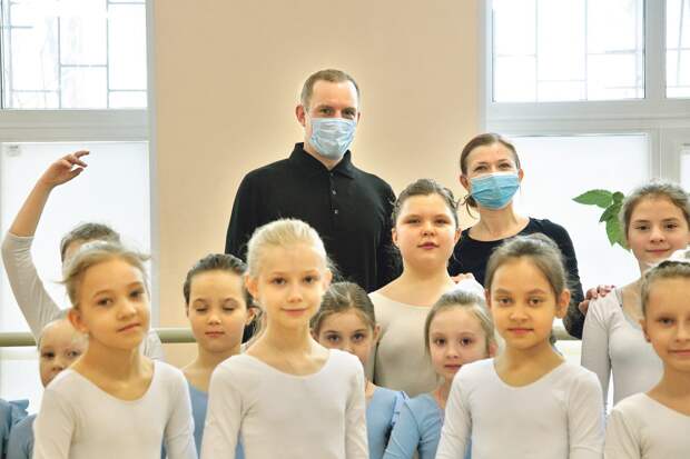 С воспитанницами студии современного и классического танца ГБУ «ЦДС «Лосинка» / Фото: Андрей Дмытрив