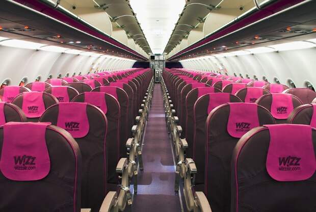 Салон самолета от Wizz air
