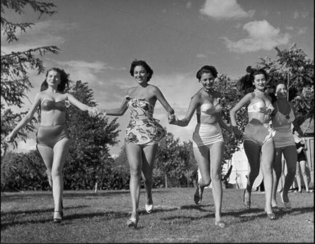 15-летняя Софи Лорен на конкурсе красоты Мисс Италия 1950