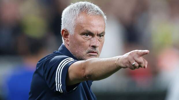 «Группа неудачников». Моуринью жестко раскритиковал руководство «Тоттенхэма»