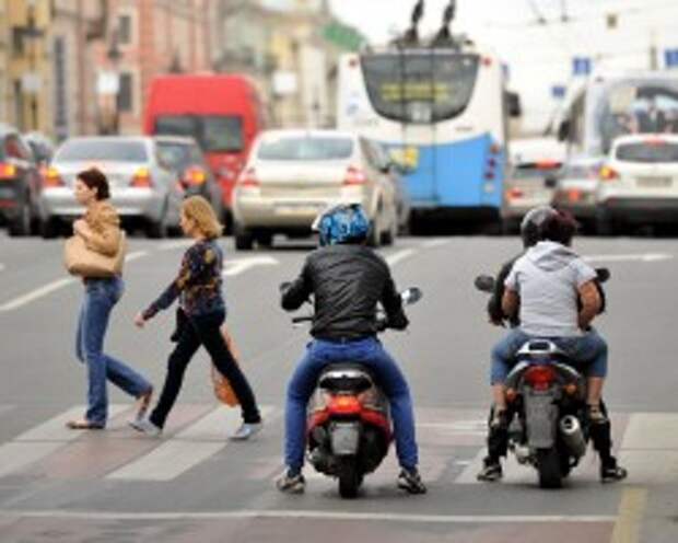 В центре Москвы разрешили бесплатную парковку скутеров