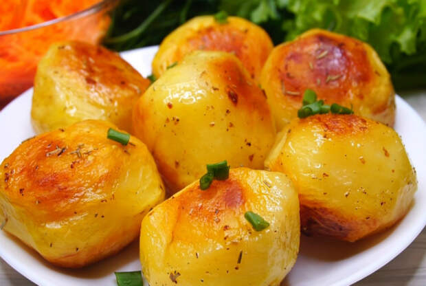 Запеченный картофель с хрустящей корочкой. | Фото: Панда одобряет.