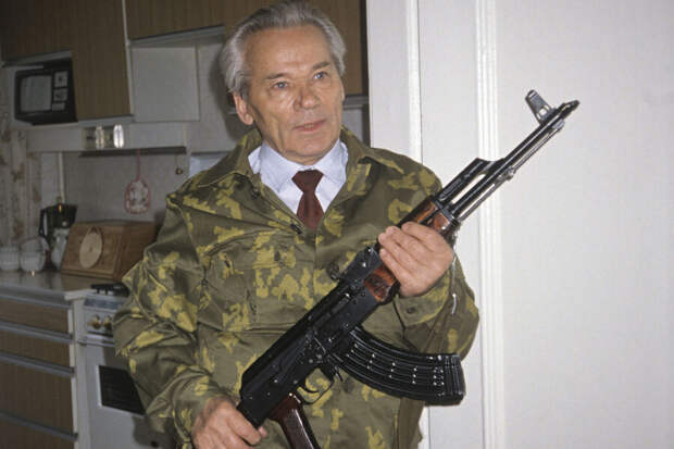 pochemu-sovetskij-ak-47-stal-legendoj-02