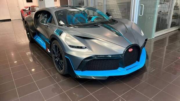 Bugatti Divo продают за миллиард рублей