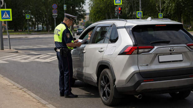 Почему нельзя открывать багажник или капот по требованию ГАИ без протокола