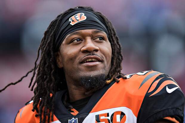 Pacman Jones Taking Chris Henry’s Sons On Recruiting Trips After Adopting Them Is Bigger Than Sports