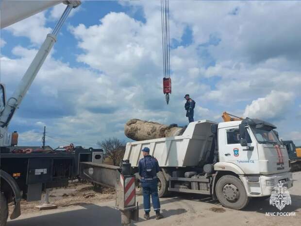 Тульские спасатели в Дагестане приступили к восстановлению дорог после наводнения