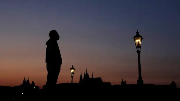 В Чехии и Словакии вводят локдаун для невакцинированных от коронавируса