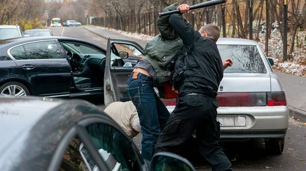 ПОШЁЛ В МАГАЗИН – ИЗБИЛИ. СЕЛ В ТАКСИ – ЗАРЕЗАЛИ. КТО ЗАЩИТИТ РУССКИХ?