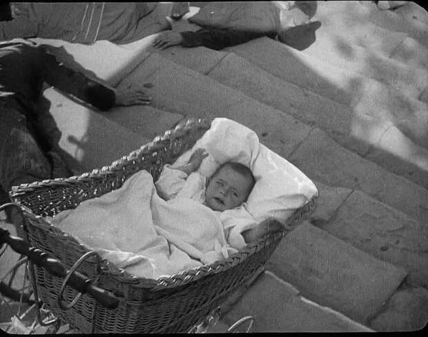 Фотография кадра фильма «Броненосец Потемкин», С. М. Эйзенштейна, 1925 год