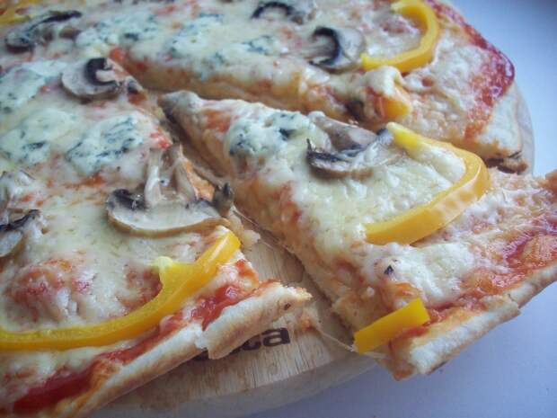 3 чиз. Пицца три сыра. Пицца 3 сыра. Сырная пицца 3 сыра. Пицца 3 сыра с грибами.