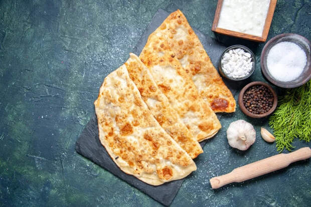 Крымские чебуреки: хрустящие и сочные, как в детстве