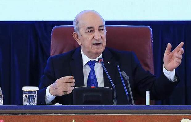 Президент Алжира справился с коронавирусом