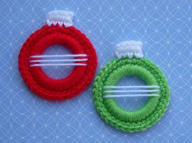 Whiskers & Wool: Christmas Ball Ring Ornament