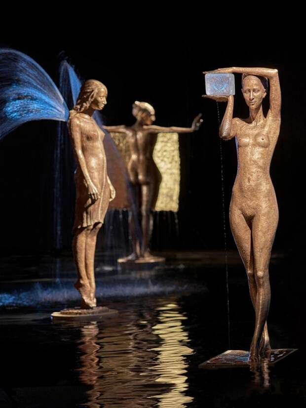 Поэтические и изящные скульптуры, дополненные струями воды вода, скульптуры