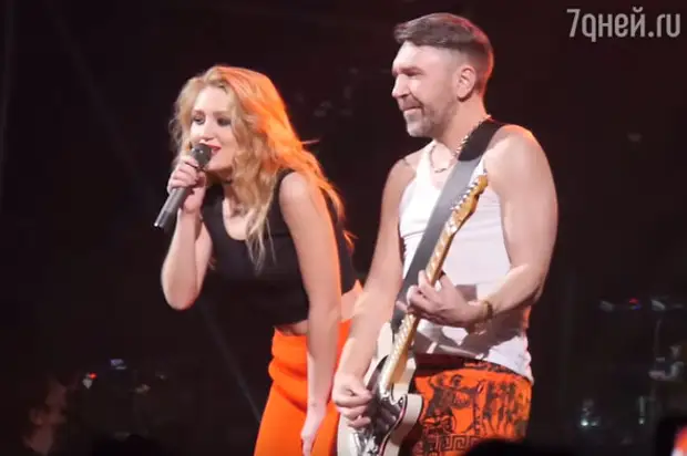 Солистки Ленинграда: что стало с самыми яркими женщинами коллектива?