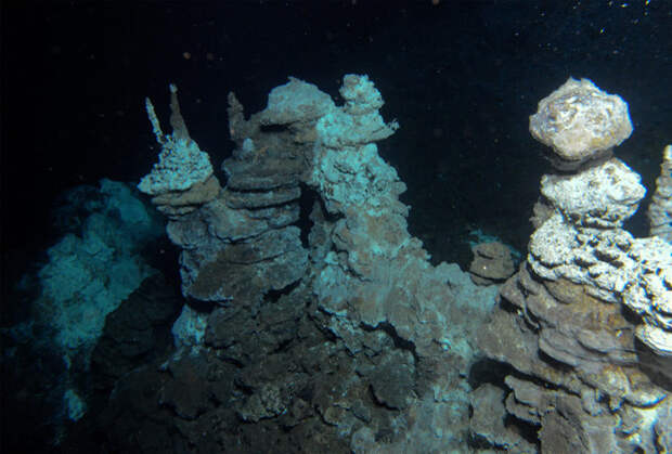 Подводный геотермальный источник «Замок Локи»