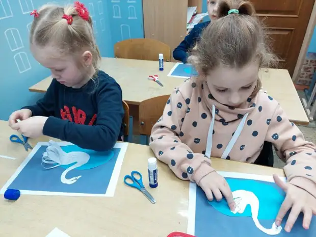 С большим интересом ребята послушали о среде обитания и образе жизни этой прекрасной птицы, о необходимости выполнения ряда м...