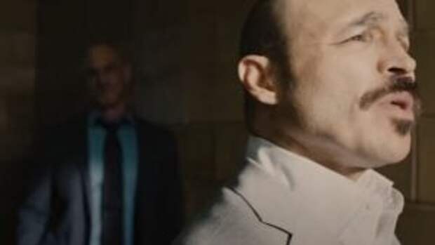 Carlos warns Stabler about a coming gang war on Law & Order: Organized Crime Season 3 Episode 5