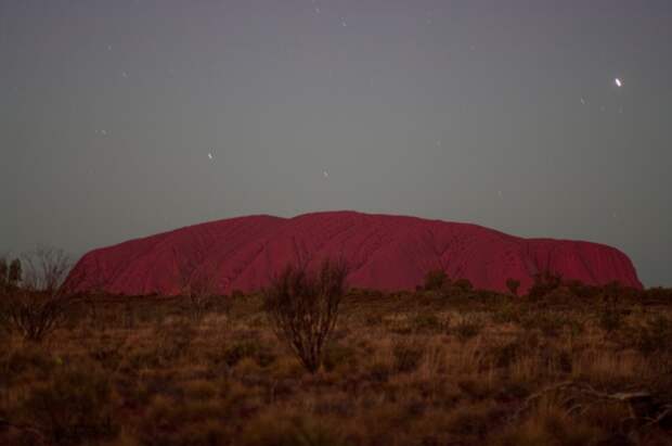 Скала Улуру (Айерс Рок),  Австралия. Фото /Uluru (Ayers Rock), Australia