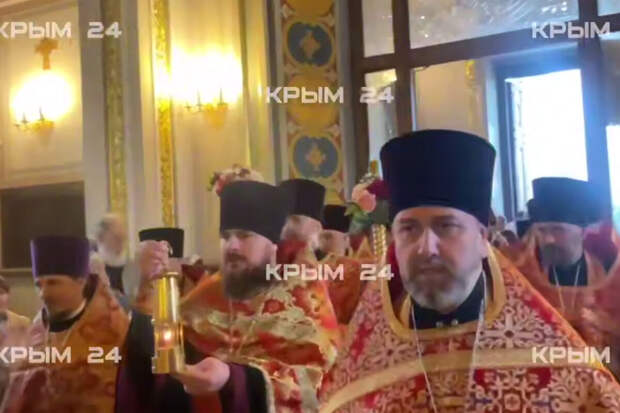 "Крым 24": благодатный огонь доставили в Александро-Невский собор Симферополя