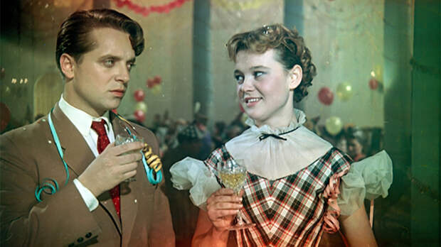 Кто и за что обещал «стереть с лица земли» Людмилу Гурченко