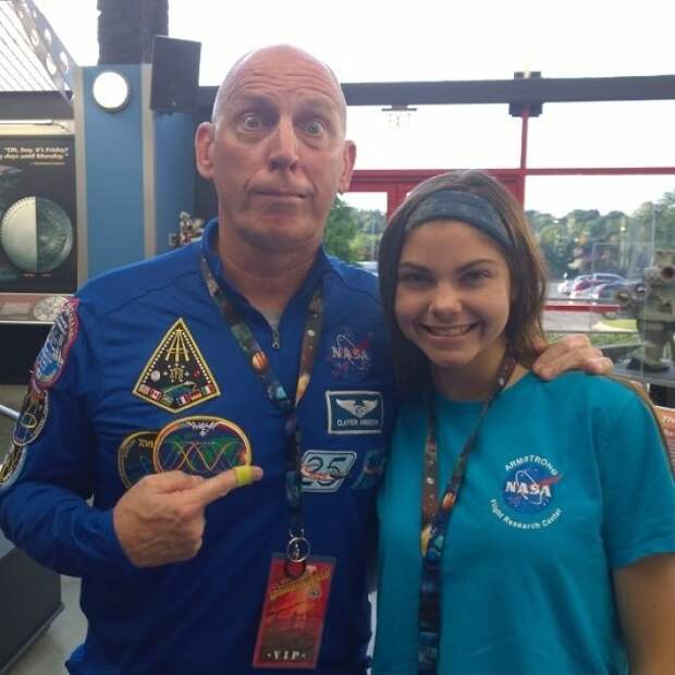 НАСА готовит 17-летнюю девушку стать первым человеком на Марсе