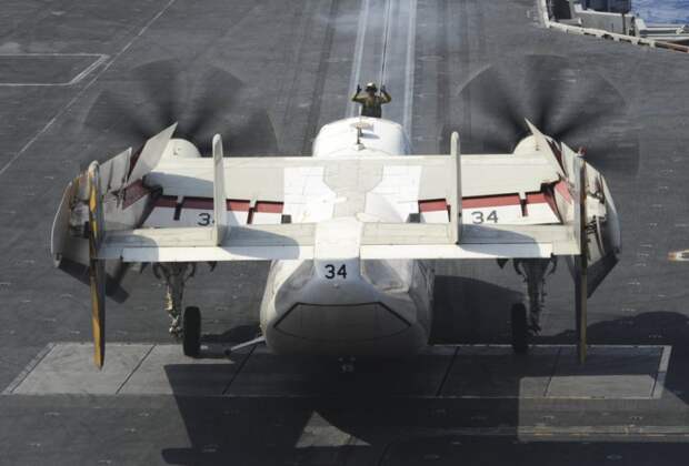 Палубный тактический транспортный самолет C-2 Greyhound