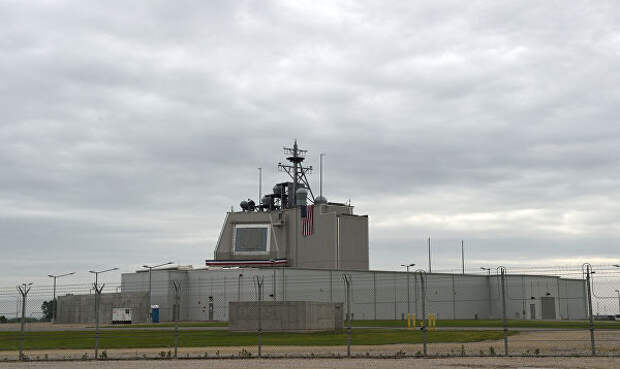 Американская наземная система противоракетной обороны Aegis Ashore на военной базе в Девеселу, Румыния