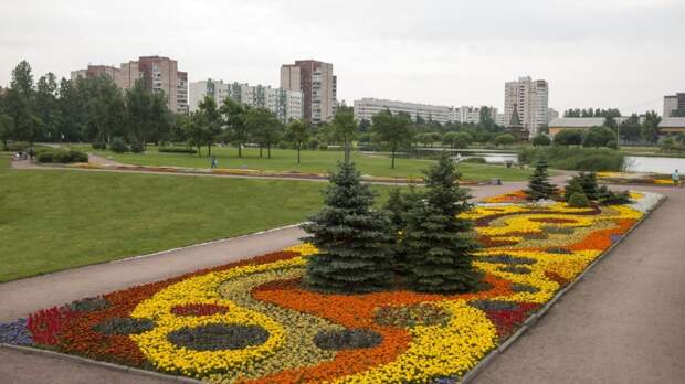 Урны, клумбы и фонтаны в парках Петербурга будут узаконены Урны, клумбы и фонтаны в парках Петербурга будут узаконены