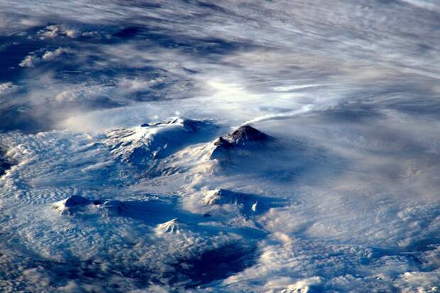 Дымящийся вулкан планета земля, факты, фото