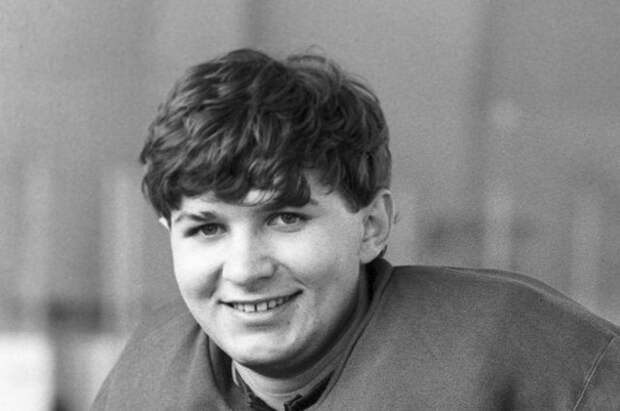 КАК ПРОМЕНЯЛ СВОЙ ДАР НА ВОДКУ "ВТОРОЙ ТРЕТЬЯК"