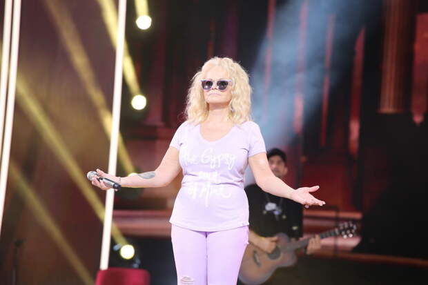 Долина ответила на претензии по поводу пруда на даче: «Что хочу, то и делаю»