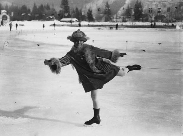 Фотография самой юной участницы Первых зимних Олимпийских игр – Сони Хени, 1924 года
