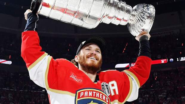 Ткачук начал тренироваться с «Флоридой» в общей группе в бесконтактном свитере. Форвард не играет с августа