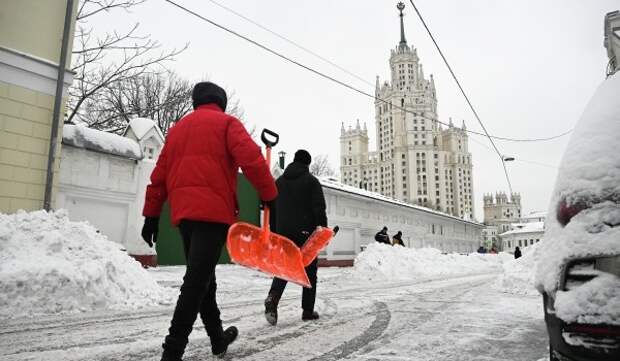 Продажи снегоуборочного инвентаря из-за непогоды в столице увеличились в 3,5 раза