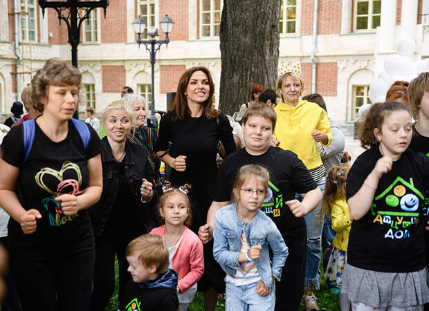 Надя Ручка и гости пикника
