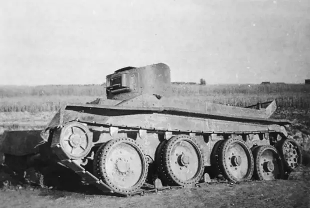 В поисках исторической правды: кто настоящий отец легендарной «тридцатьчетверки»…