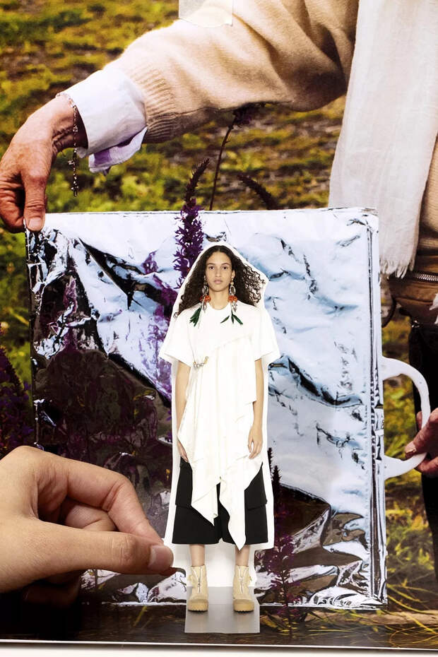 JW Anderson Spring/Summer 2021 Ready-to-Wear JW Anderson Spring/Summer 2021 Ready-to-Wear Collection