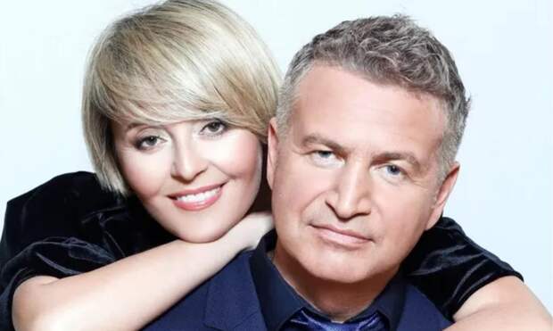 Леонид Агутин поделился трогательным кадром из семейного архива в честь 28-й годовщины свадьбы