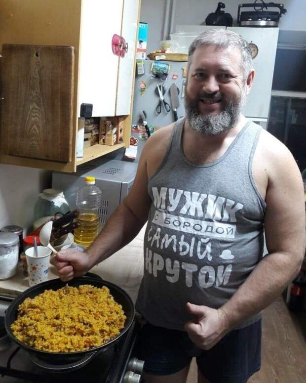 1. Все просто, мужчинам еда идёт больше, чем женщинам аппетит, блюдо, вкус, готовка, еда, кухня, мясо, повар